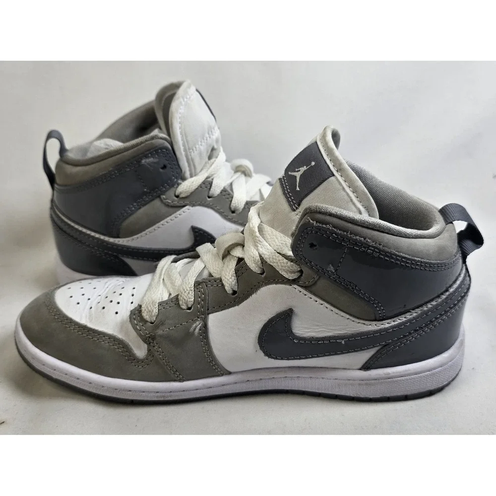 Boys Jordan 1 Mid Light Smoke Grey Youth 2.5Y Shoes Sneaker Nike Air 640734-078